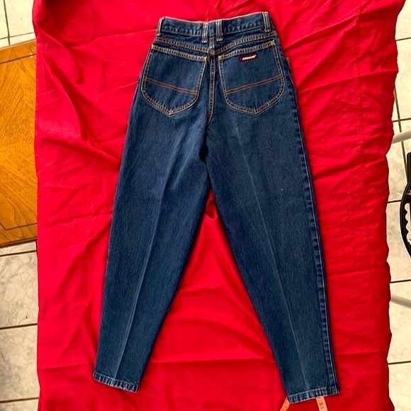 Vintage Jordache Pleated Jeans size 7, 28” inseam tapered leg, high waist - Picture 2 of 12